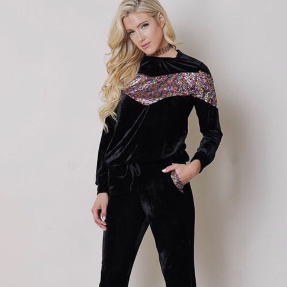 🔥🔥Velour with Sequins Jogger Set🔥🔥